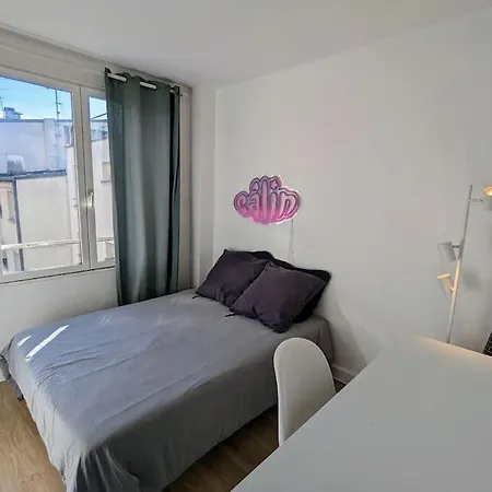 Flat Montmartre Terrace! פריז